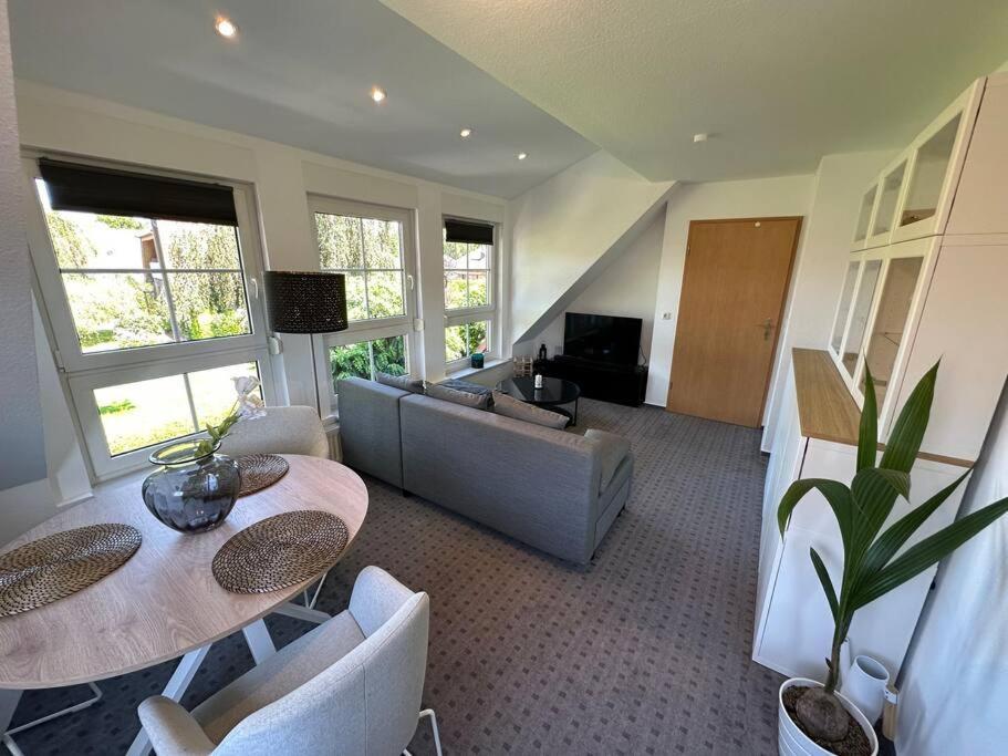 Ruhige, Kleine Ferienwohnung Schortens Kültér fotó